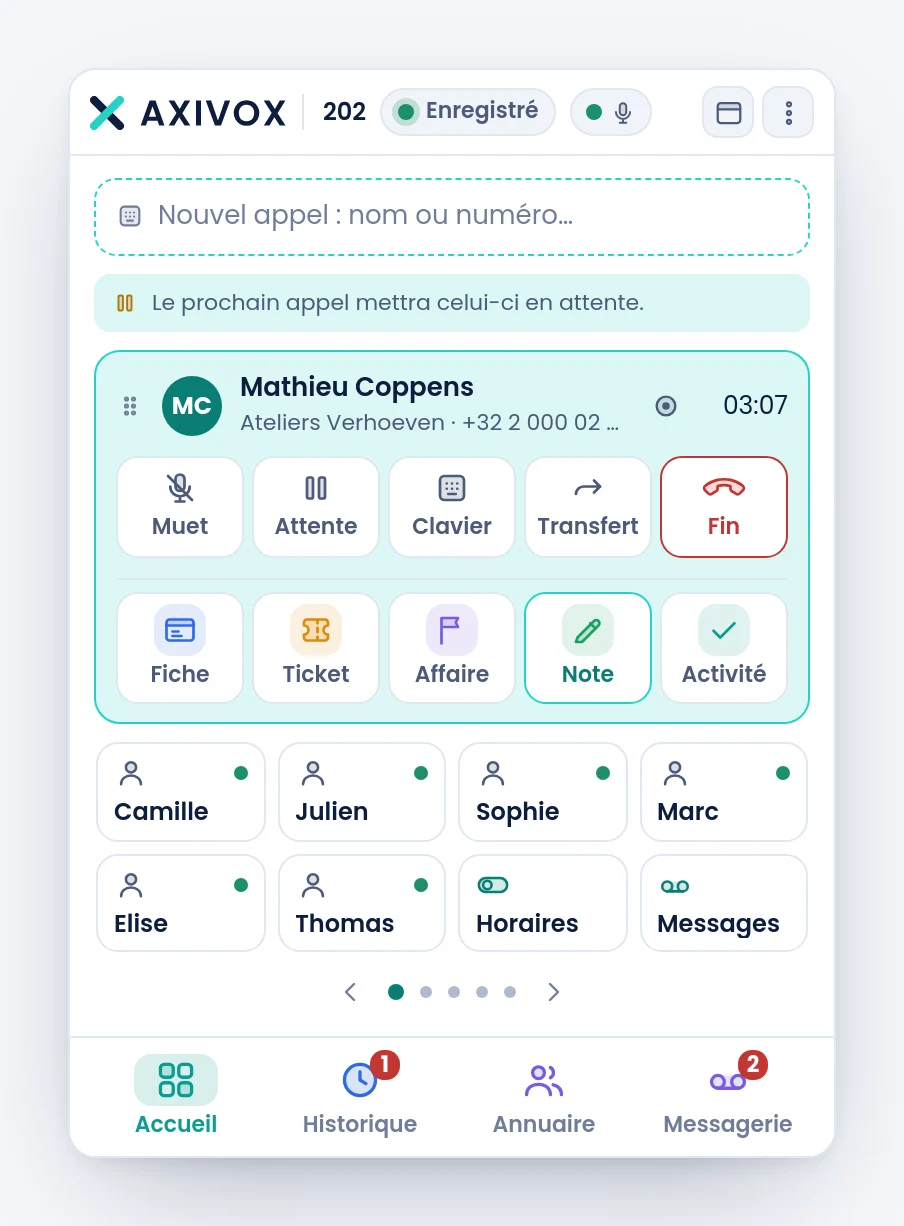 Une conversation en cours, avec ses commandes et les gestes du CRM